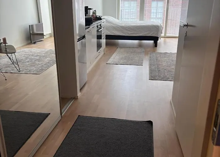 Nearby Airport 2 شقة *